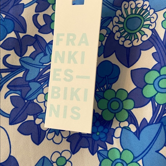 Frankie's Bikinis Murphy Capri Crape pants  in Blue and Green Floral zipper back - Picture 3 of 8